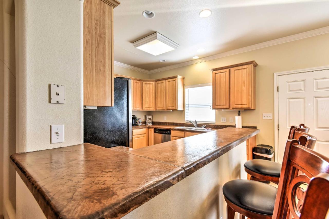 Waterfront Corpus Christi Townhome With Pool And Dock! Extérieur photo