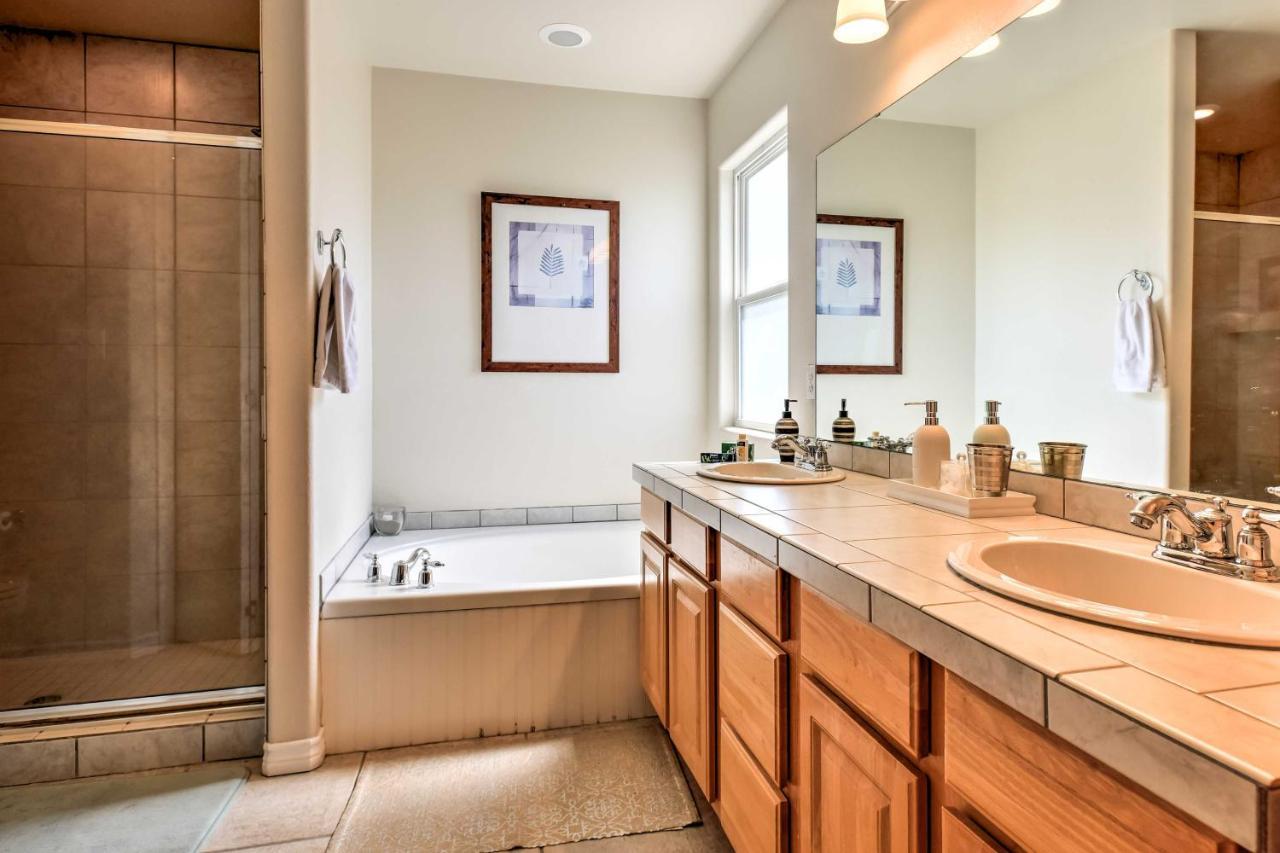 Waterfront Corpus Christi Townhome With Pool And Dock! Extérieur photo